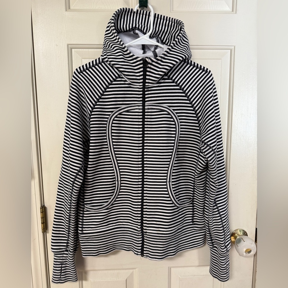 Lululemon scuba - size 12 - Black and white striped